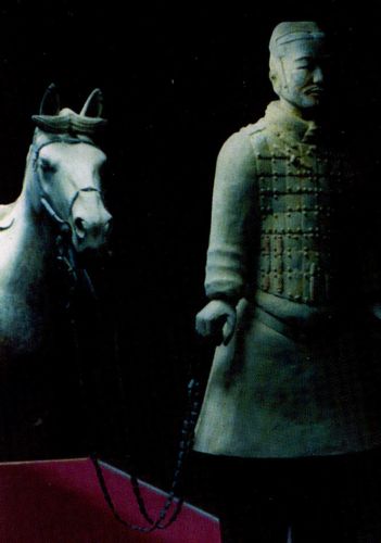 Ковалерист и лошадь  Китае. 3 в до н.э. Гробница Цинь Шихуанди