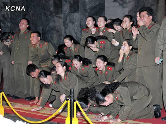 Опракивание смерти корейского вождя  Ким Чен Ира.