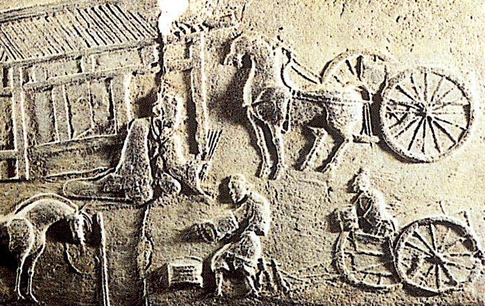 Крестьянин передает зерно сборщику налогов. Китай. 2-3 век.